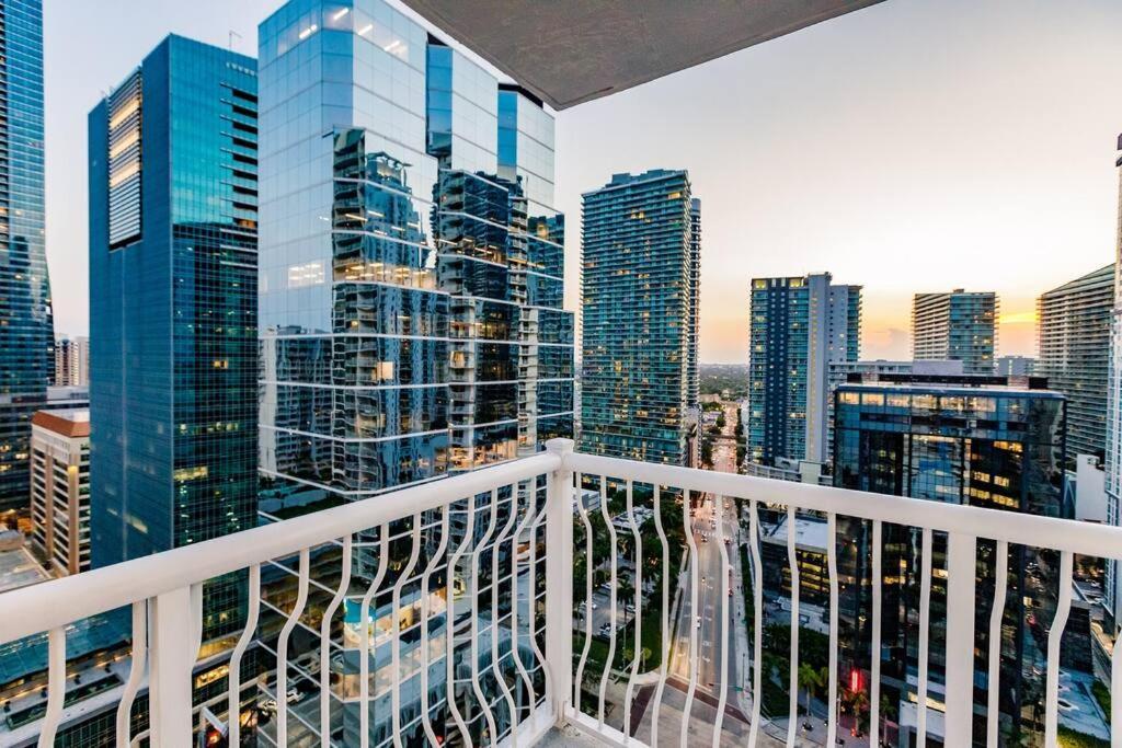 Upscale Brickell 3 Bedroom With Water Views And Free Parking Miami Eksteriør billede