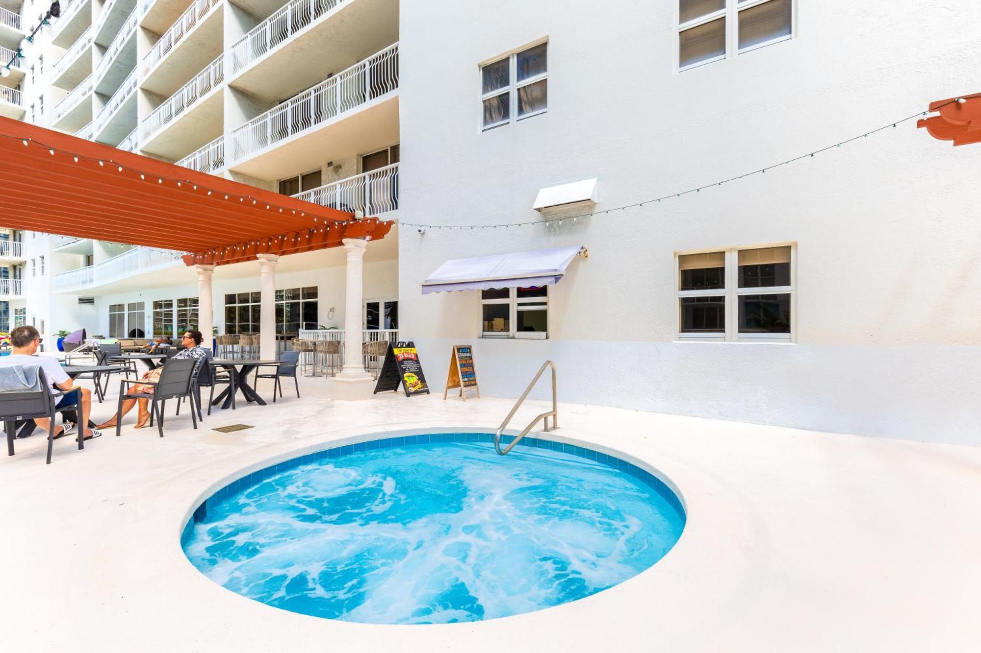 Upscale Brickell 3 Bedroom With Water Views And Free Parking Miami Eksteriør billede