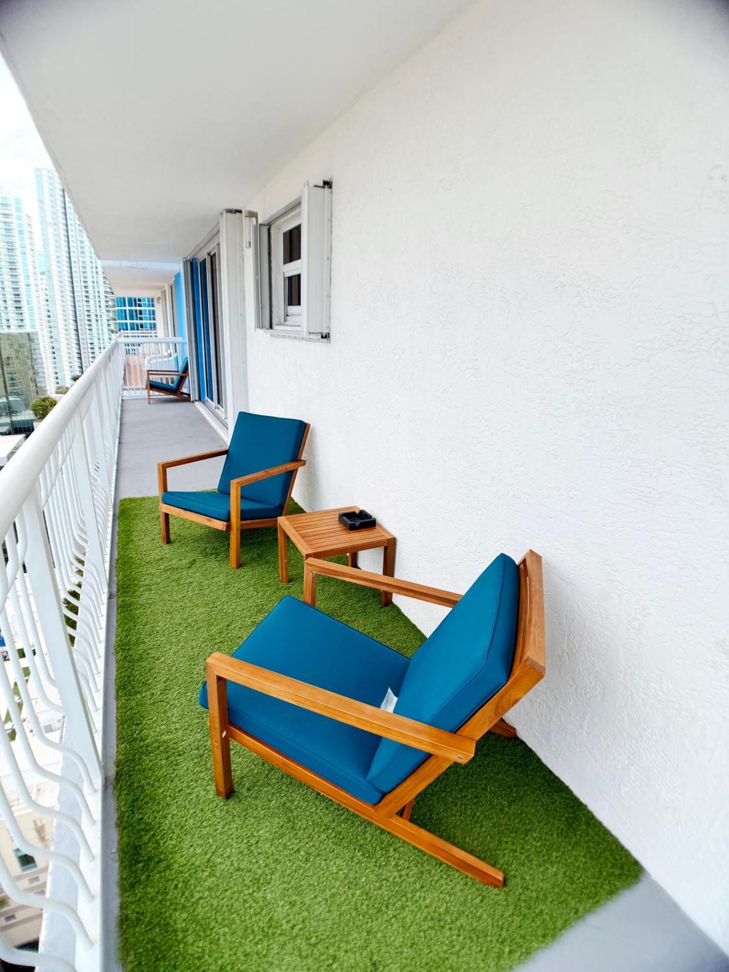 Upscale Brickell 3 Bedroom With Water Views And Free Parking Miami Eksteriør billede